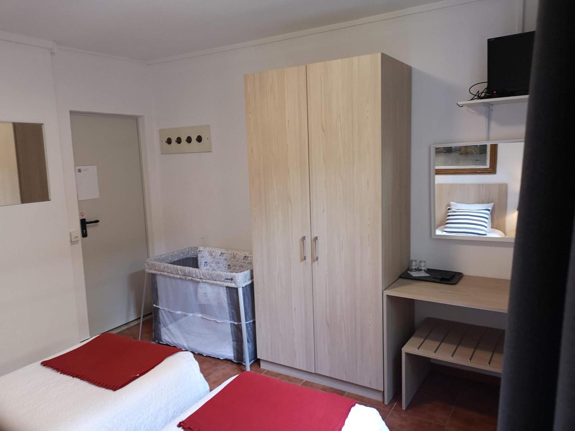 Hotel Elvezia Lavorgo Buitenkant foto